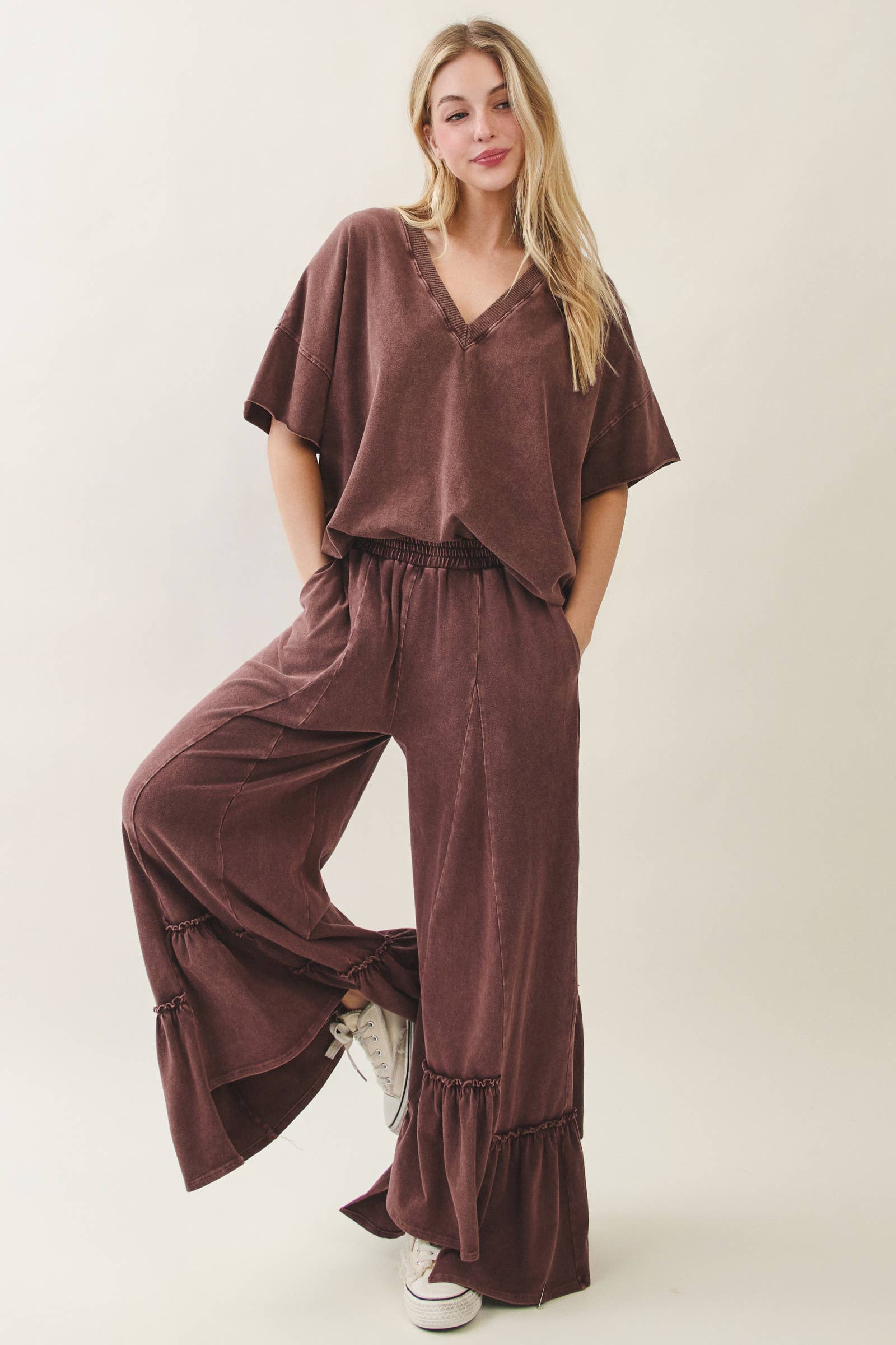 Mineral Wash VNECK T-Shirt