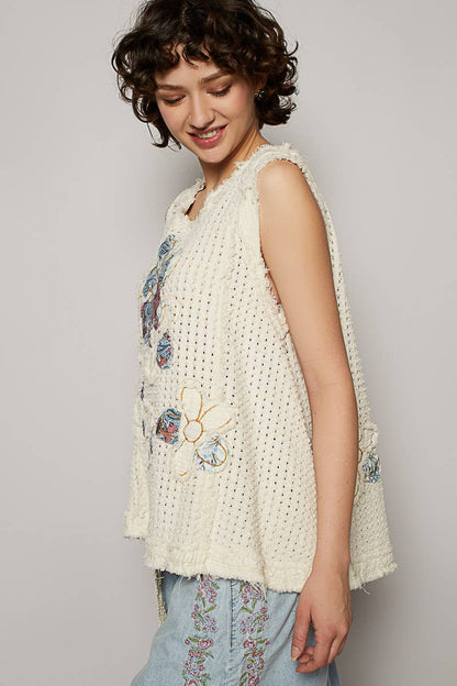 Round neck sleeveless denim flower patch top