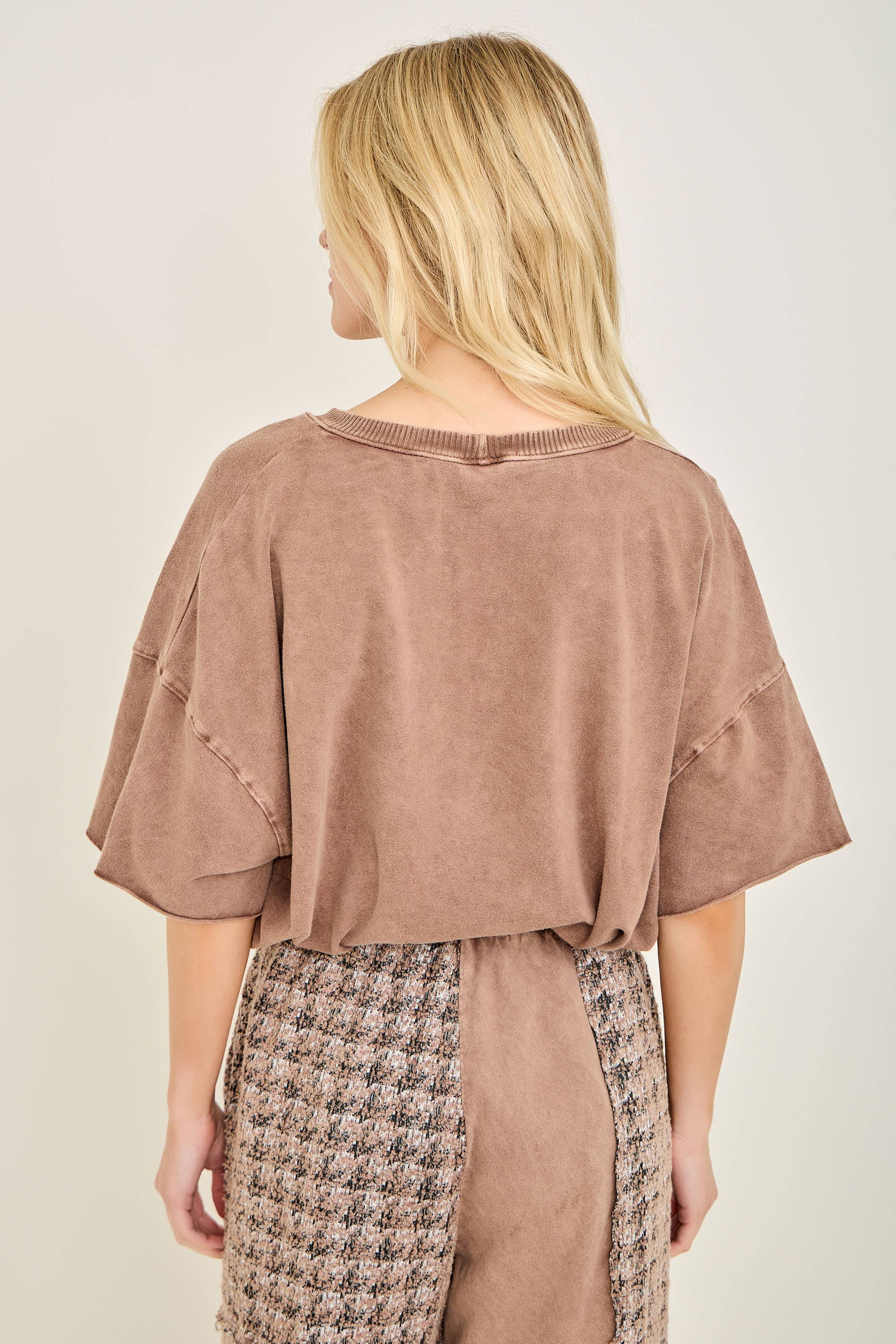 Mineral Wash VNECK T-Shirt